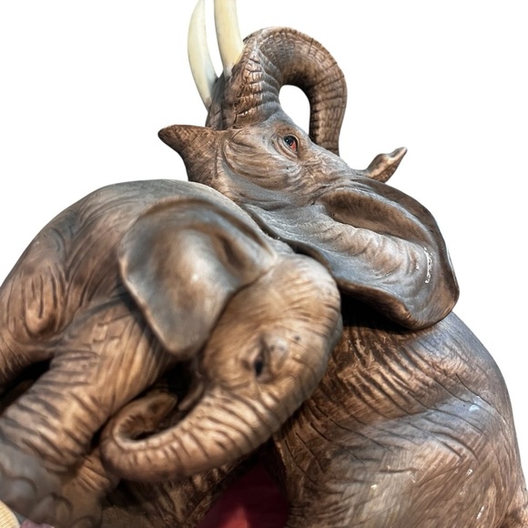 Elephant Family Andrea by Sadek 2992 Mother and Baby Trunk Up Precious - Picture 13 of 13